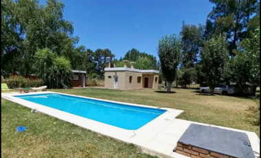 CASA/QUINTA CON AMPLIO LOTE EN ZONA SEGURA E IDEAL PARA DESCANSAR.