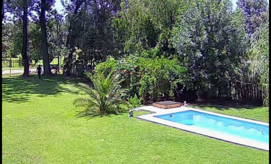 CASA/QUINTA CON AMPLIO LOTE EN ZONA SEGURA E IDEAL PARA DESCANSAR.