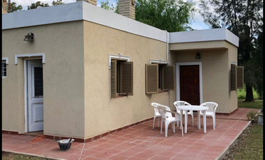 CASA/QUINTA CON AMPLIO LOTE EN ZONA SEGURA E IDEAL PARA DESCANSAR.