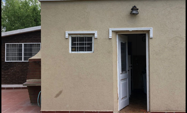 CASA/QUINTA CON AMPLIO LOTE EN ZONA SEGURA E IDEAL PARA DESCANSAR.