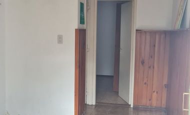 DEPARTAMENTO TIPO CASA 2 AMBIENTES EN PLANTA BAJA AL FRENTE, CON PATIO.SIN EXPENSAS