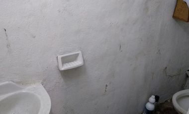 Local 140 m2 conbaño y entrepiso