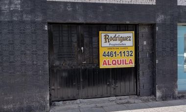 Local 140 m2 conbaño y entrepiso