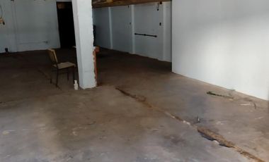 Local 140 m2 conbaño y entrepiso