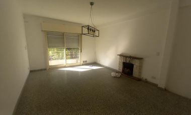 DEPARTAMENTO 3 AMBIENTES MUY AMPLIO, CON GARAGE Y TERRAZA. VILLA LUZURIAGA