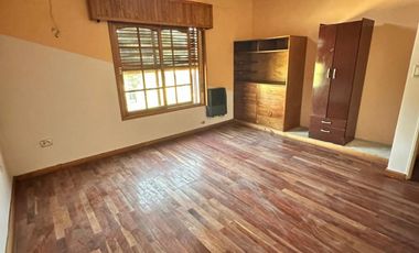 VENTA - GALPON MAS VIVENDA DE 6 AMBIENTES - MORENO CENTRO - POSIBILIDAD DE FINANCIACION