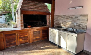 VENTA - GALPON MAS VIVENDA DE 6 AMBIENTES - MORENO CENTRO - POSIBILIDAD DE FINANCIACION