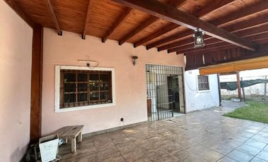 VENTA - GALPON MAS VIVENDA DE 6 AMBIENTES - MORENO CENTRO - POSIBILIDAD DE FINANCIACION