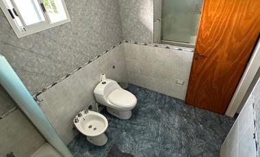 VENTA - GALPON MAS VIVENDA DE 6 AMBIENTES - MORENO CENTRO - POSIBILIDAD DE FINANCIACION