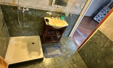 VENTA - GALPON MAS VIVENDA DE 6 AMBIENTES - MORENO CENTRO - POSIBILIDAD DE FINANCIACION