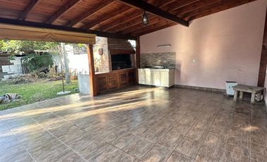 VENTA - GALPON MAS VIVENDA DE 6 AMBIENTES - MORENO CENTRO - POSIBILIDAD DE FINANCIACION