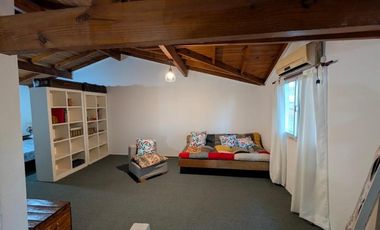 BARRIO JARDINES DE ESCOBAR - TRIPLEX en alquiler temporario Amueblado.-