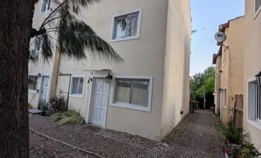 BARRIO JARDINES DE ESCOBAR - TRIPLEX en alquiler temporario Amueblado.-