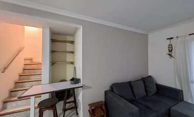 BARRIO JARDINES DE ESCOBAR - TRIPLEX en alquiler temporario Amueblado.-