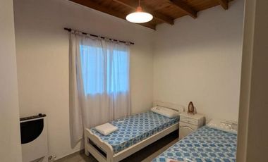 BARRIO JARDINES DE ESCOBAR - TRIPLEX en alquiler temporario Amueblado.-