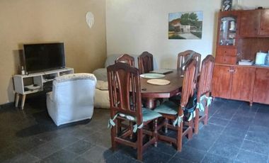 VENDO CASA (ZONA COLEGIO ALEMAN)-NO APTA CREDITO-