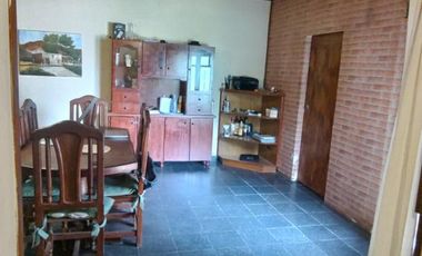 VENDO CASA (ZONA COLEGIO ALEMAN)-NO APTA CREDITO-