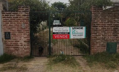 VENDO CASA (ZONA COLEGIO ALEMAN)-NO APTA CREDITO-