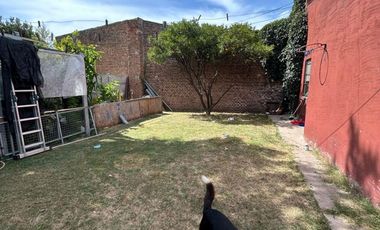 VENDO CASA (ZONA COLEGIO ALEMAN)-NO APTA CREDITO-