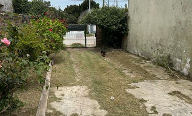 VENDO CASA (ZONA COLEGIO ALEMAN)-NO APTA CREDITO-