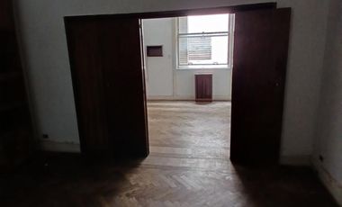 OFICINA DE 50 M2 CON 2 DESPACHOS Y COCINA COMPLETA EN EDIFICIO LA UNION - MUY SEÑORIAL Y DE ESTILO