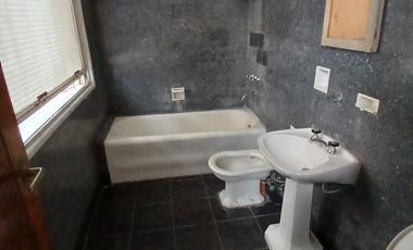 OFICINA DE 50 M2 CON 2 DESPACHOS Y COCINA COMPLETA EN EDIFICIO LA UNION - MUY SEÑORIAL Y DE ESTILO