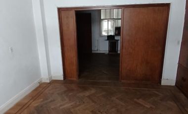 OFICINA DE 50 M2 CON 2 DESPACHOS Y COCINA COMPLETA EN EDIFICIO LA UNION - MUY SEÑORIAL Y DE ESTILO