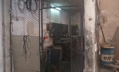 Gran galpón para la VENTA 256 m2 de piso hormigonado + dependencia + toilette