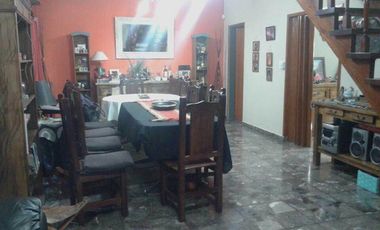 Casa de cuatro ambientes a la venta en José C. Paz