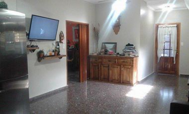 Casa de cuatro ambientes a la venta en José C. Paz