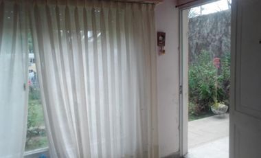 Casa de 3 Ambientes C/ Espacio Guarda Coche y Fondo Libre Parquizado
