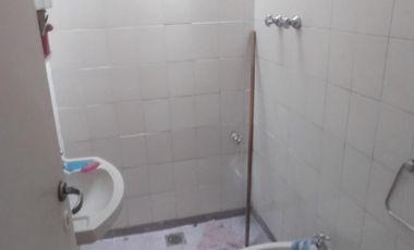 Casa de 3 Ambientes C/ Espacio Guarda Coche y Fondo Libre Parquizado