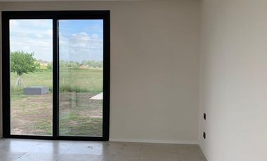 Casa De 4 Amb. Barrio Privado   Las Magdalenas  Canning