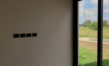 Casa De 4 Amb. Barrio Privado   Las Magdalenas  Canning