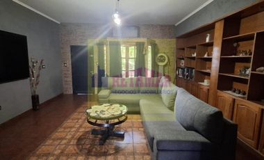 Venta de Casa en 2 plantas - Zona San Justo. Consulte