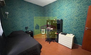 Venta de Casa en 2 plantas - Zona San Justo. Consulte