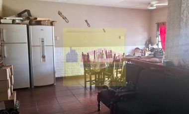Venta de Casa en 2 plantas - Zona San Justo. Consulte