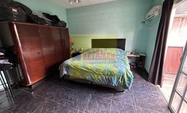Venta de Casa en 2 plantas - Zona San Justo. Consulte