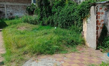 CASA 5 AMBIENTES A RECICLAR SOBRE LOTE 8..66 X 36 TIENE PLANOS APROBADOS ESCUCHA PROPUESTA