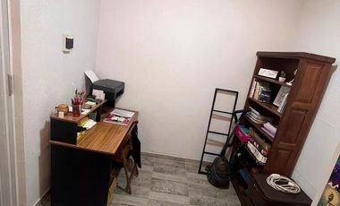 VENTA PH 4 AMBIENTES AL FONDO CON PATIO - MORON