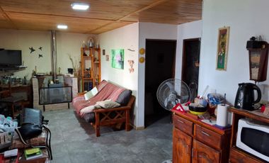 ANISACATE - PROPIEDAD CON PISCINA