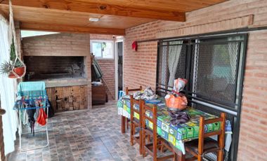 ANISACATE - PROPIEDAD CON PISCINA