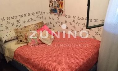 Casa de cuatro ambientes a la venta en José C Paz
