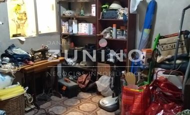 Casa de cuatro ambientes a la venta en José C Paz