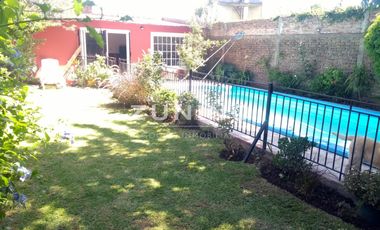Casa de cuatro ambientes a la venta en José C Paz