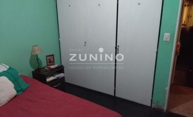 Casa de cuatro ambientes a la venta en José C Paz