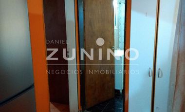 Casa de cuatro ambientes a la venta en José C Paz