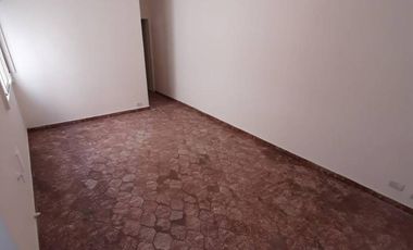 Excelente Departamento de 2 ambientes. San Justo centro