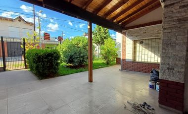 ALQUILER CASA 5 AMBIENTES. SAN JUSTO