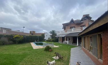 Casa de cinco ambientes a la venta en José C Paz, APTO CREDITO